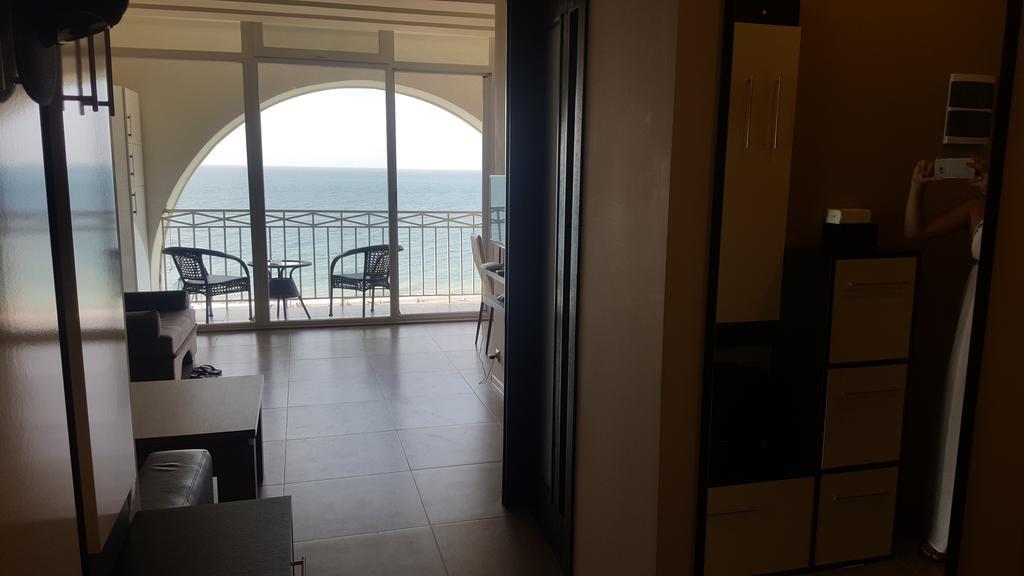 Apartment Magnolia Seaside บาทูมิ ภายนอก รูปภาพ